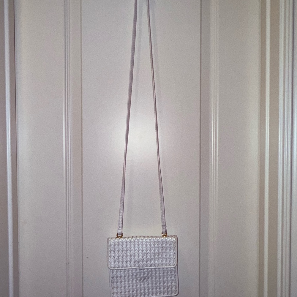 Vintage Ganson Elegant White Woven Crossbody Bag